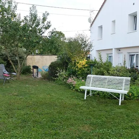 Gite Cote Jardin Isles-sur-Suippe Exterior photo